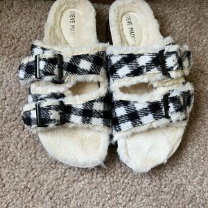 Girls faux fur Steve Madden skids